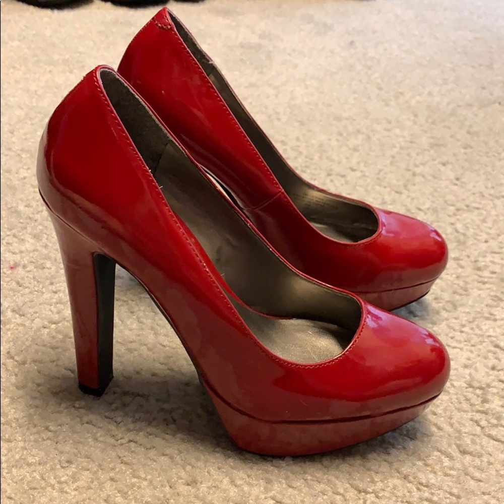🍒Guess brand Cherry red high heel shoes